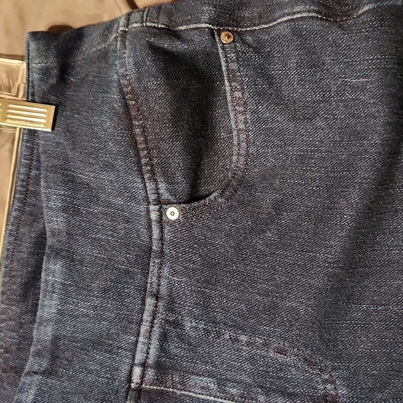 Pull on jean - Picture 4 of 8